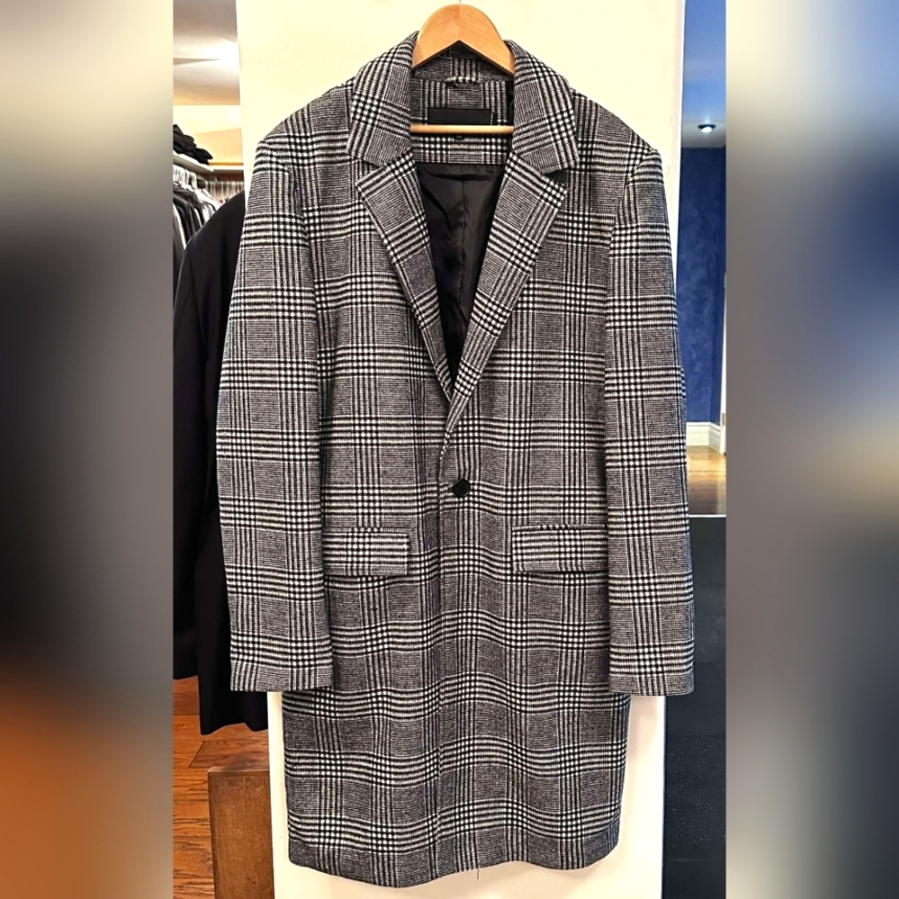 NWOT GOODFORNOTHING Plaid Coat - US 2XL, Black/White